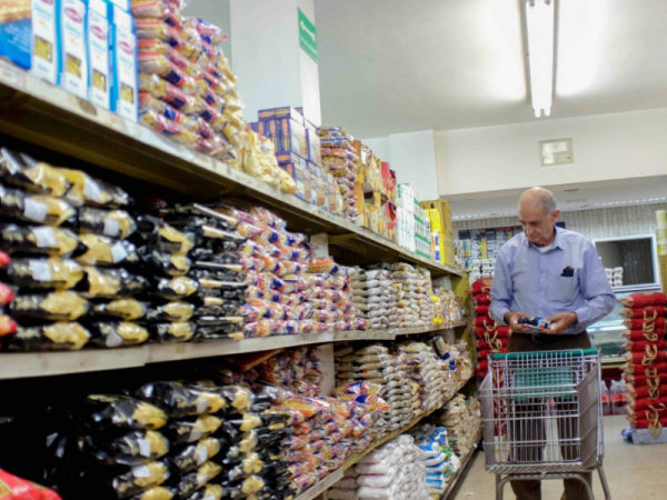 Los supermercadistas advirtieron que todavía hay &quot;inflación reprimida&quot;