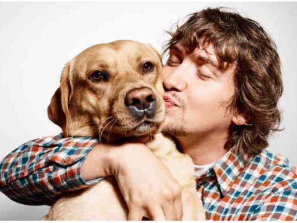 &iexcl;No abraces a tu perro!