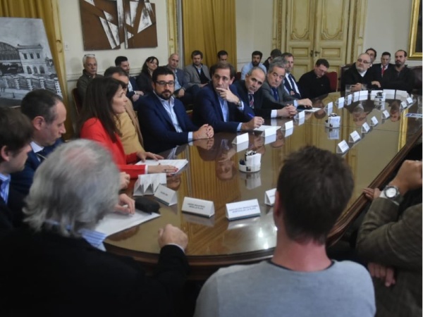 Julio Garro: el primer intendente que abri&oacute; una mesa de di&aacute;logo social y productivo para enfrentar la crisis