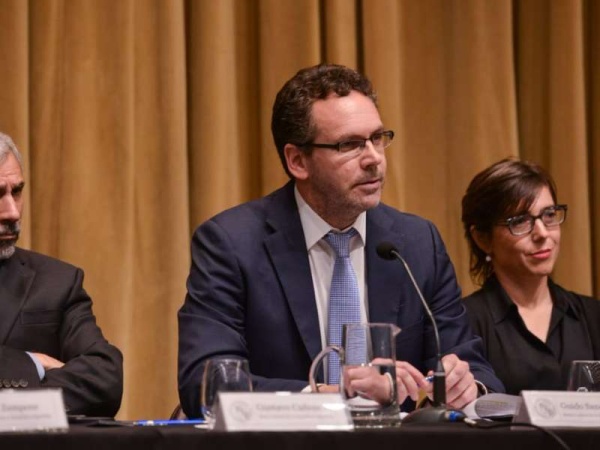 El dólar estará entre los 38 y los 50 pesos en enero del 2019