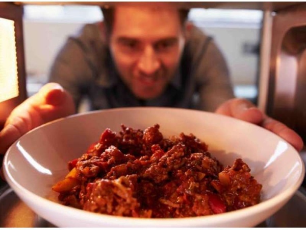 ¿Es peligroso recalentar la comida?