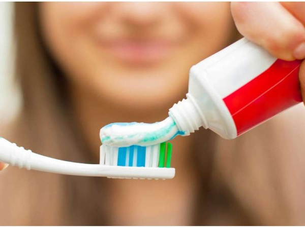 Lo que todos hacemos mal al cepillarnos los dientes