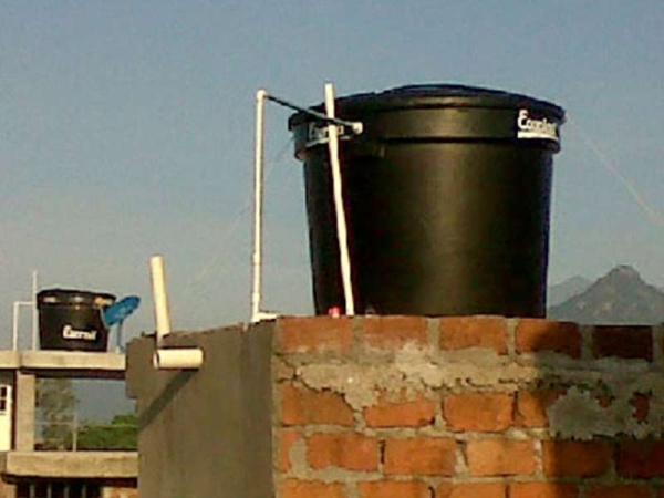 Insólito: robó un tanque de agua y trató de venderlo en Villa Elvira