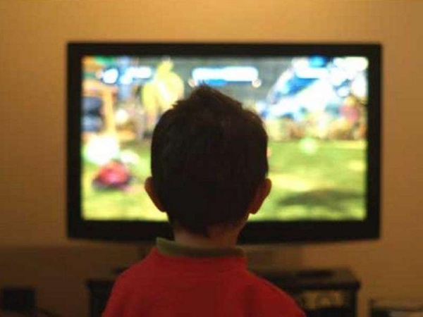 No dejes que tus hijos pasen m&aacute;s de 2 horas por d&iacute;a frente a una pantalla