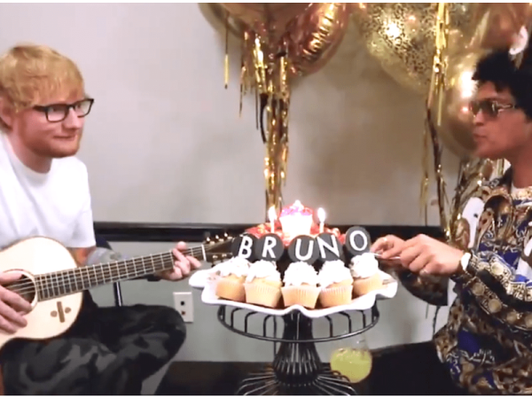 Ed Sheeran fue contratado por Bruno Mars para cantarle el feliz cumpleaños