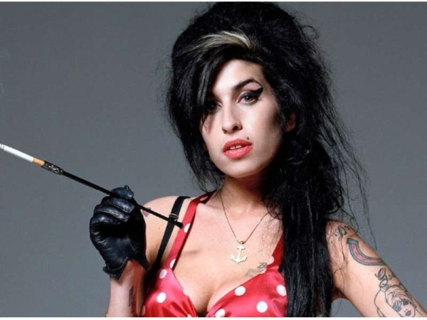 Se viene una gira mundial con un holograma de Amy Winehouse