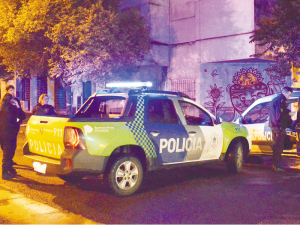 Un empleado del Astillero se enfrentó a los tiros con dos delincuentes