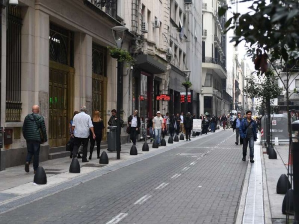 El dólar cayó un 10% en octubre