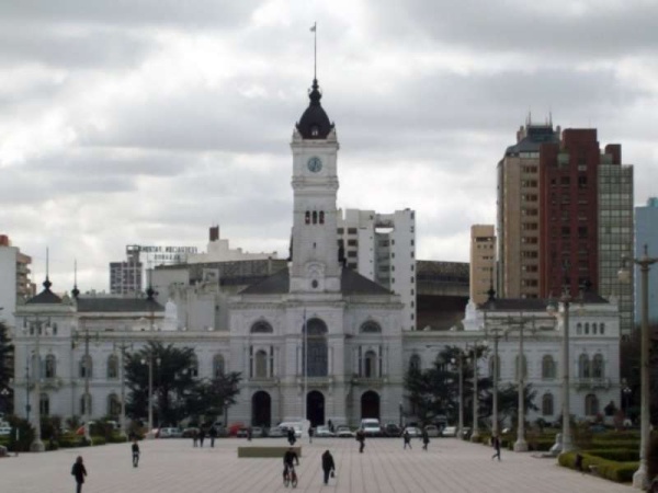 Por el día del empleado municipal no funcionarán las dependencias municipales en La Plata