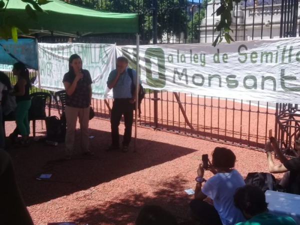 Polémica por la Ley de Semillas: &quot;Legaliza el robo del trabajo de los campesinos&quot;