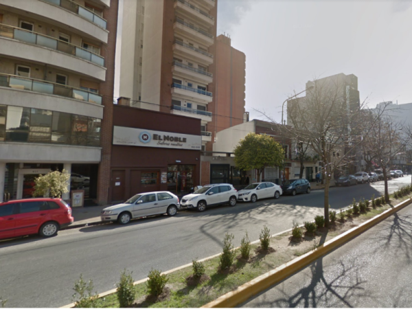 Drama en 11 y 44: Robó, se le escapó un tiro y de milagro no hirió a alguien