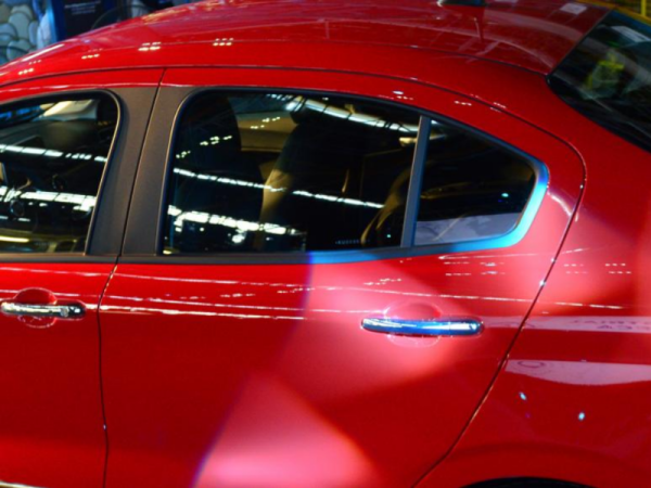 Indignante: Dejó a su bebe encerrado en el auto para ir a la peluquería