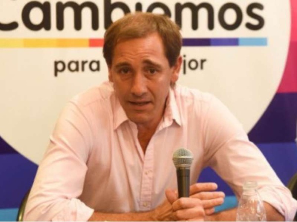 Invasi&oacute;n de mosquitos: Garro se fue a descansar a Caril&oacute; y se olvid&oacute; de fumigar La Plata