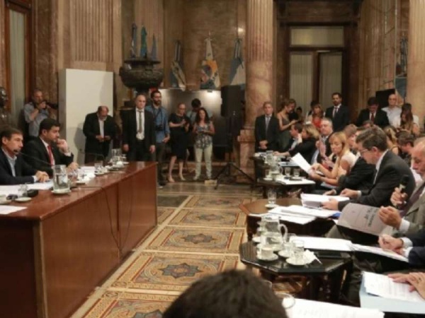 La oposición bloqueó tres controvertidos decretos de Mauricio Macri