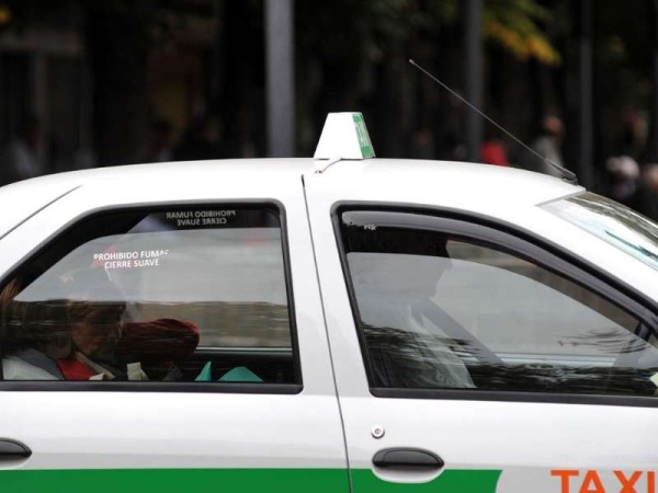Se aprobó el aumento del 21% en los taxis de La Plata 