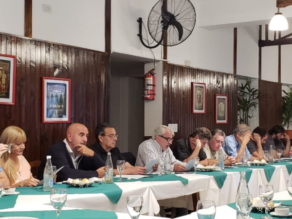 Peronistas platenses sellaron la unidad con PASO &quot;para fortalecer una alternativa electoral&quot;