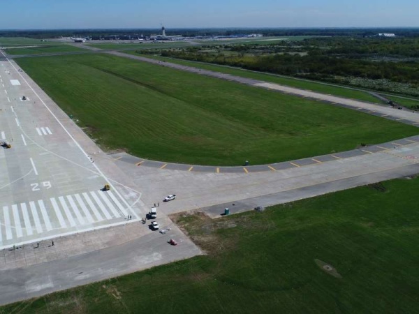 Por un derrame de combustible, tuvieron que cerrar el Aeropuerto de Ezeiza