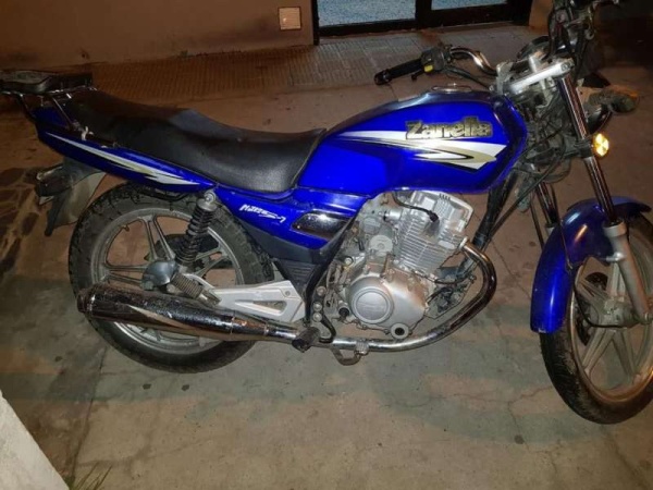 No quiso entregar el DNI y escupió a los agentes policiales de Berisso