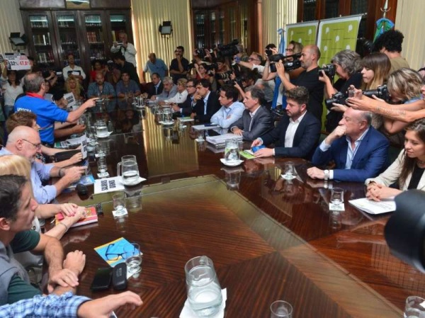 Al borde del paro, la Provincia y los docentes volverán a reunirse