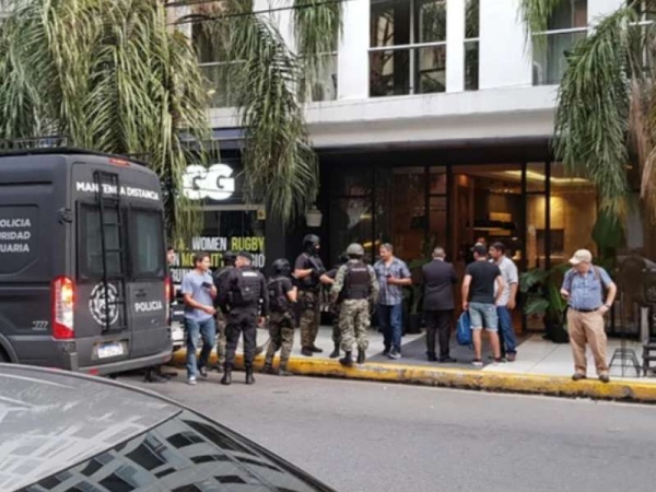 Detuvieron a una pareja de extranjeros que dejó un artefacto misterioso en un hotel de Córdoba