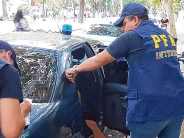 Atraparon a un argentino que había intentado entrar con cocaína a Francia