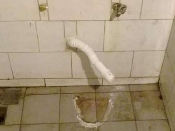 Robaron un inodoro en un club de City Bell en un bache de dos horas