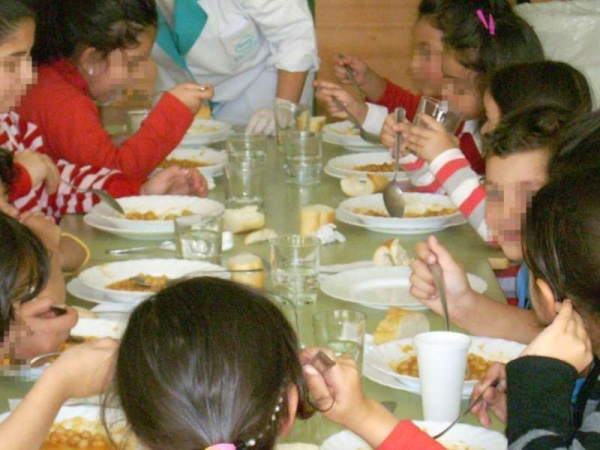 Clubes platenses tuvieron que abrir merenderos porque los chicos &quot;se mareaban&quot;