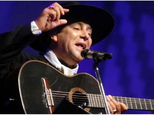 VIDEO: Así habría maltratado el Chaqueño Palavecino a un músico sobre el escenario