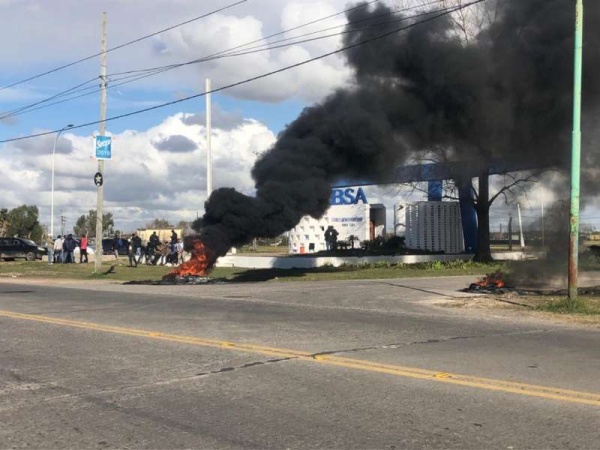 20 trabajadores no cobraron de las obras que Macri y Vidal inauguraron en Punta Lara