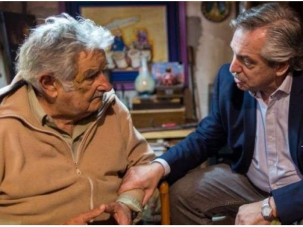 Alberto Fernández se reunió con Pepe Mujica en Uruguay