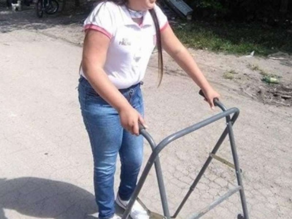 Indignante: le robaron la bicicleta a una joven platense con problemas para caminar