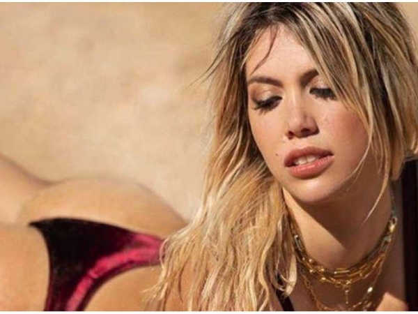 Wanda Nara se mostró desnuda en la bañera