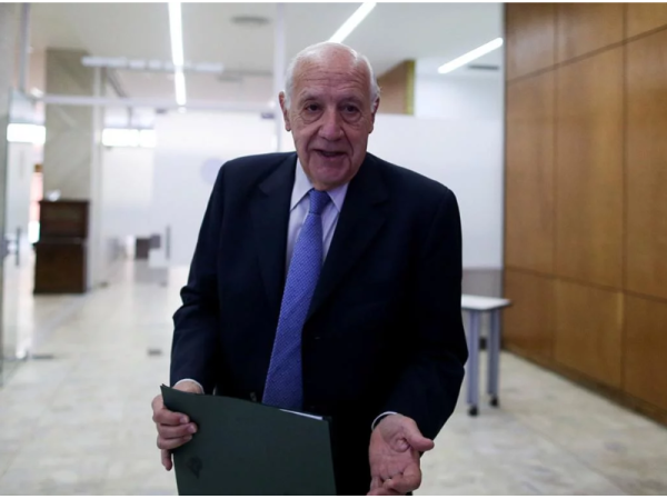 La Justicia cit&oacute; a Roberto Lavagna para que aclare si le ofrecieron plata para bajar su precandidatura