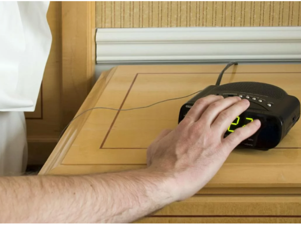 Posponer la alarma es la peor decisión que podés tomar a la mañana