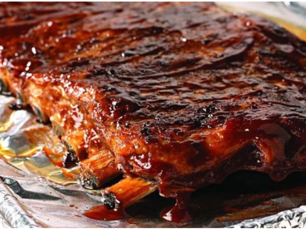 Ofrecen 200 mil pesos semanales por comer costillas