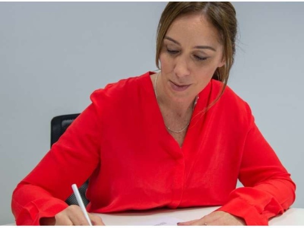 Mar&iacute;a Eugenia Vidal ya firm&oacute; su candidatura a gobernadora junto a Daniel Salvador