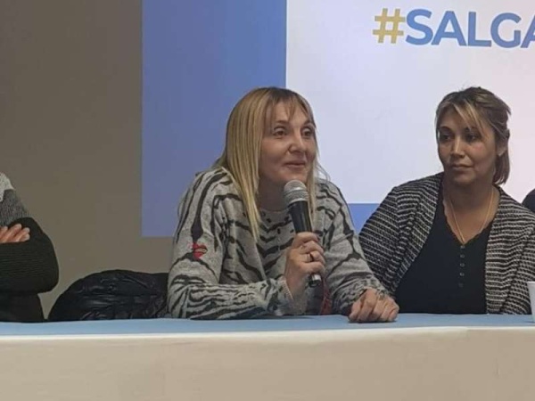 La precandidata platense de Lavagna y Urtubey, María José Scottini, presentó su lista de concejales