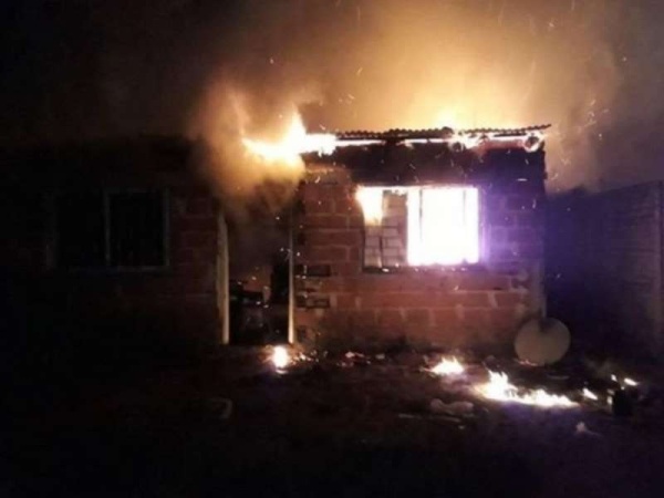 Empleado de un supermercado de La Plata sufrió el incendio de su casa mientras trabajaba