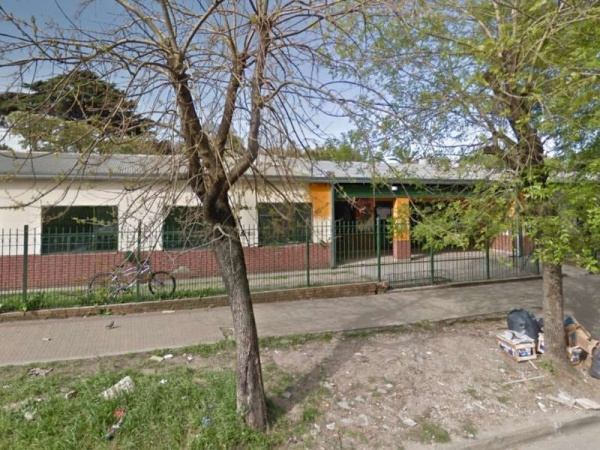 Alumnos piden arreglo de baños, ventanas y estufas en una escuela de Villa Elvira