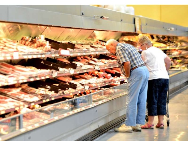 Las ventas en los supermercados retrocedieron 13,5% y en shoppings, 18,5%