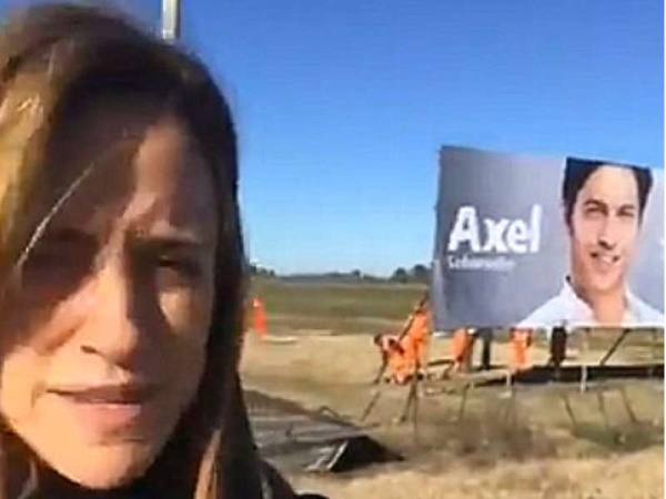 Vidal usó a empleados de la Provincia para bajar los carteles de Kicillof y Tolosa Paz en la Autopista Buenos Aires - La Plata