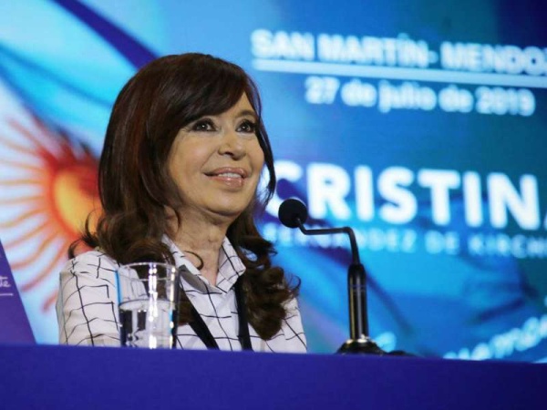 Con Massa en primera fila, Cristina cerró la gira