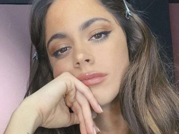 ¡Tini hizo topless en Instagram!