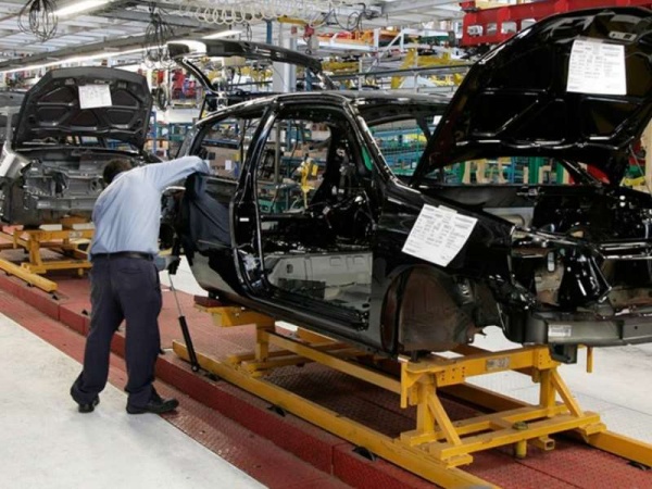 La producción de autos se desplomó casi un 50% en julio