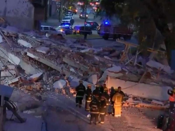 Tardar&aacute;n 48 horas m&aacute;s en remover los escombros del edificio que se derrumb&oacute; en Tres de Febrero
