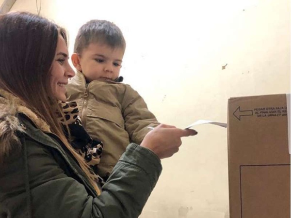 Así votaron los famosos... ¡y mostraron fotos!