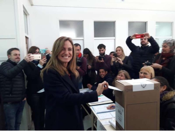 Tolosa Paz: &quot;Disfruto de este día en el que los argentinos podemos expresarnos libremente&quot;