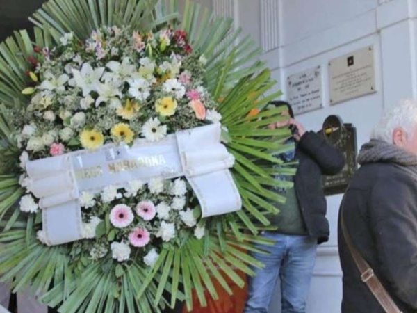 Una multitud despidi&oacute; lo restos del "Tata" Brown