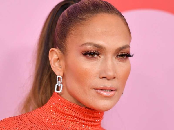 Demandaron a Jennifer López por vestirse &quot;sexy&quot;