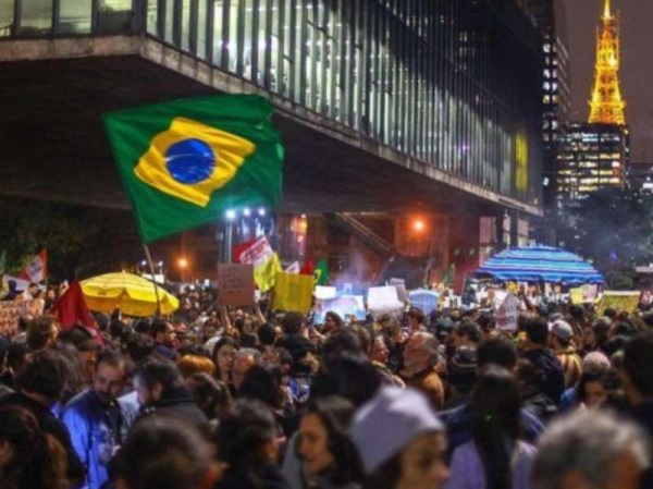 Brasil protesta contra Bolsonaro
